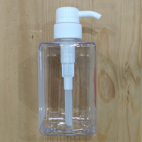 Disney Minnie Mouse Plastic Pump Bottle Lotion Soap - Picture 2 of 7